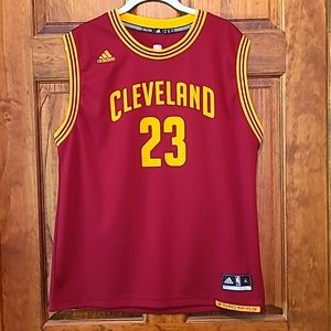 ADIDAS  NBA James #23 Cleveland jersey.  Boys XL.  Excellent condition!